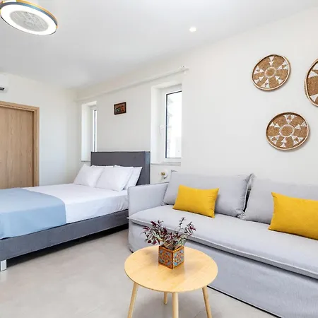 Meli Apartment *